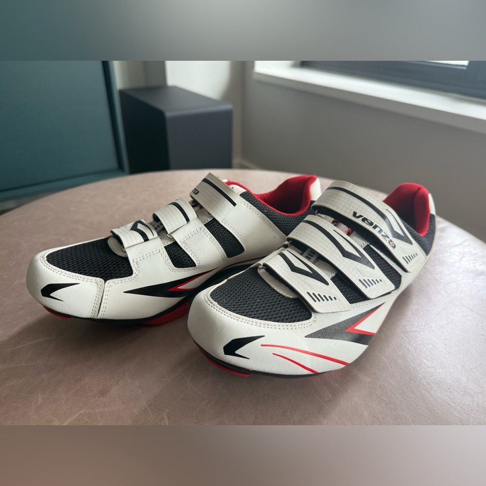 Venzo Women’s Cycling Sneakers - White and Red